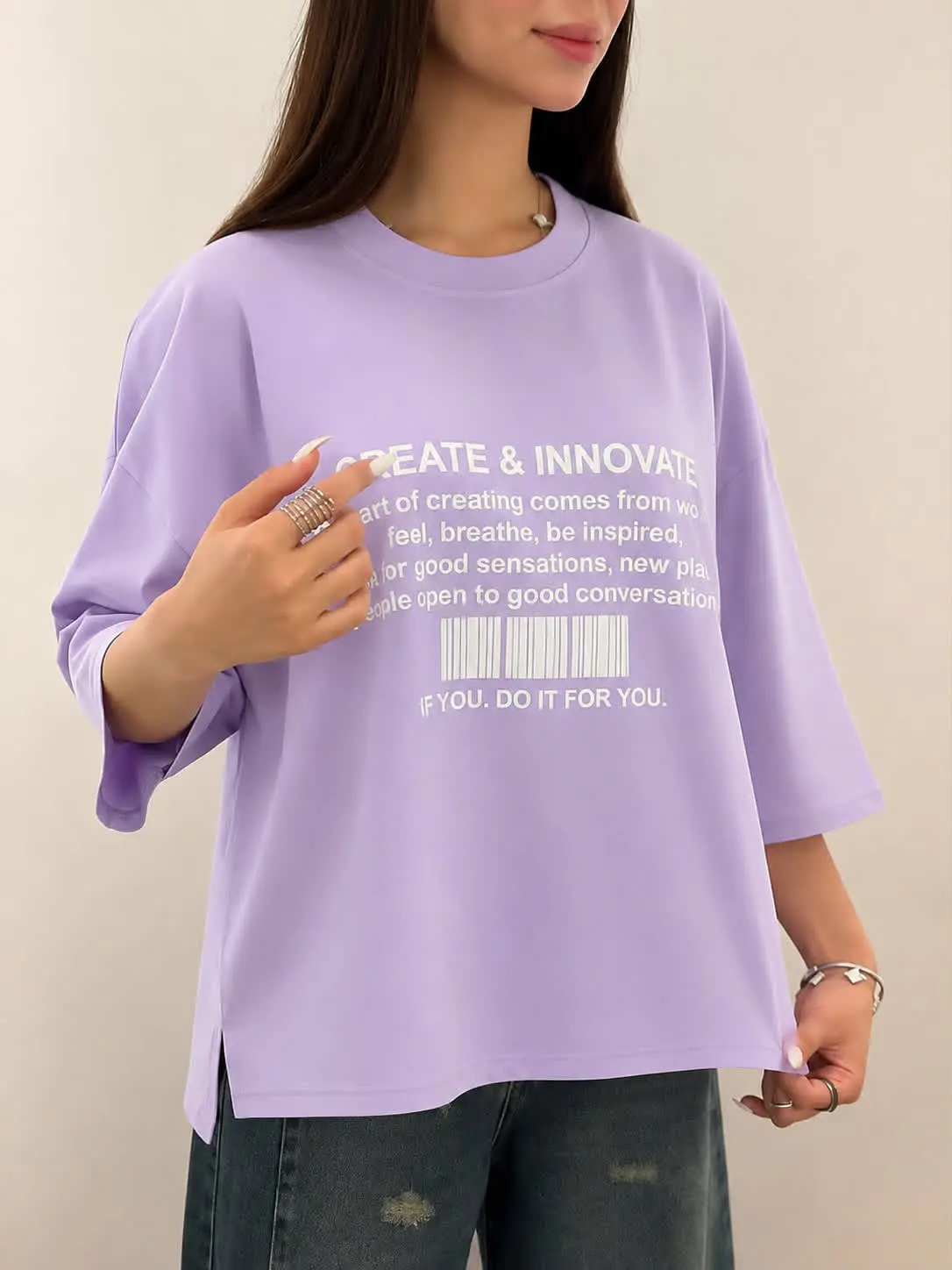 تیشرت باکسی اورسایز رنگی چاک دار طرح CREATE & INNOVATE آلما