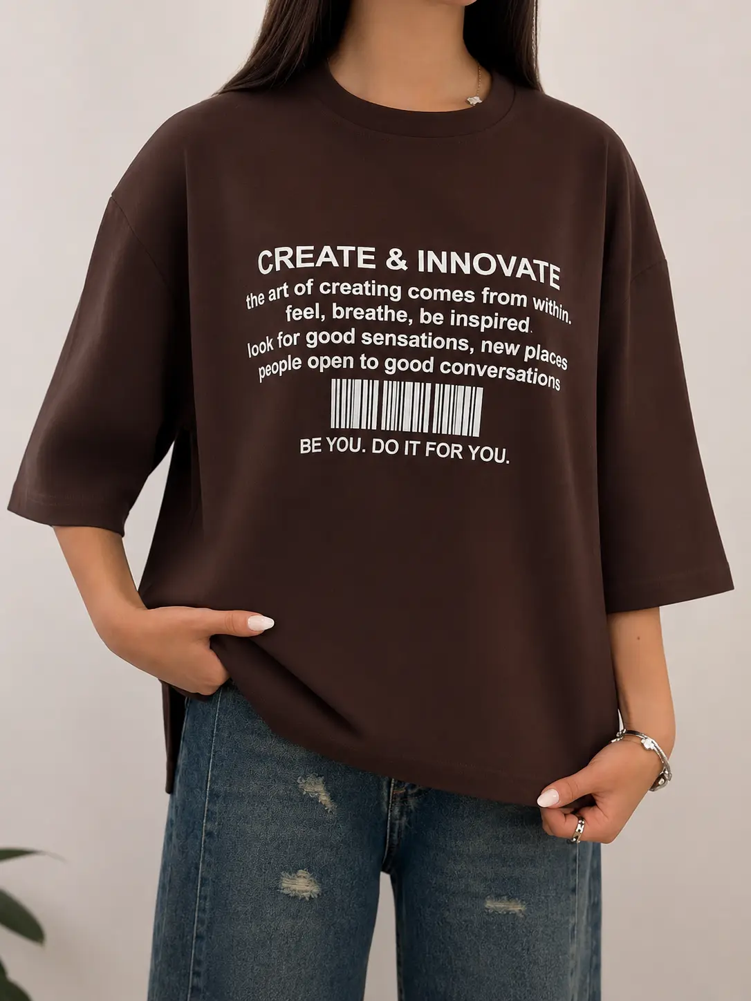 تیشرت باکسی اورسایز رنگی چاک دار طرح CREATE & INNOVATE آلما